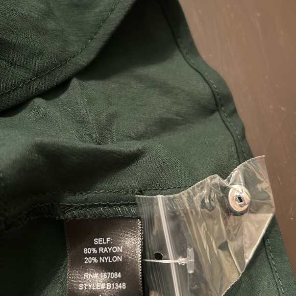 Hunter Green Ashlen Blouse
POMANDER PLACE - Picture 8 of 11